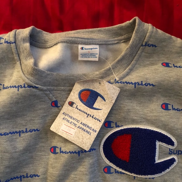 Great quality sweater fits a size XS! - Picture 3 of 4